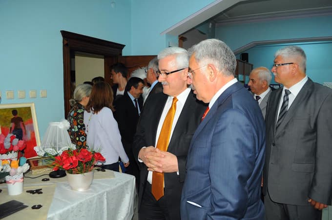 Hanımlardan muhteşem sergi