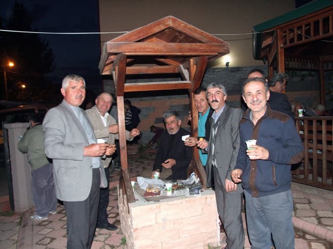 Budaklar'da, kandil geleneği sürüyor