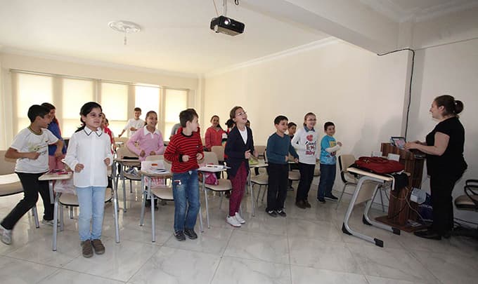 Oyunlarla İngilizce öğreniyorlar
