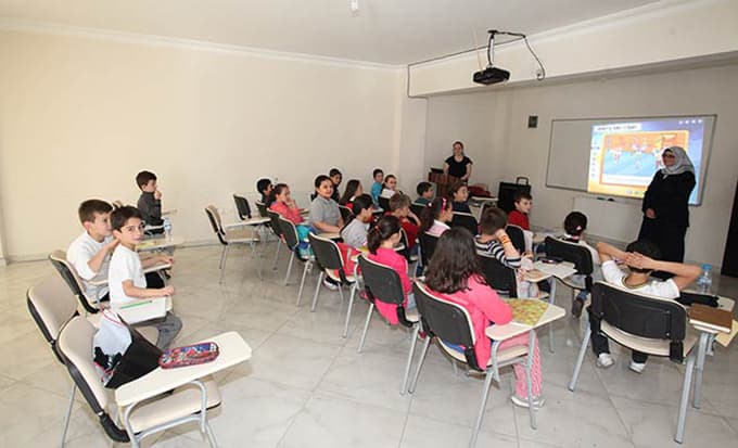 Oyunlarla İngilizce öğreniyorlar