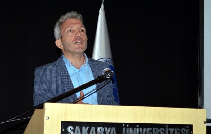 Sofuoğlu, "II. Abdülhamid, arı kovanına çomak sokmuştur"