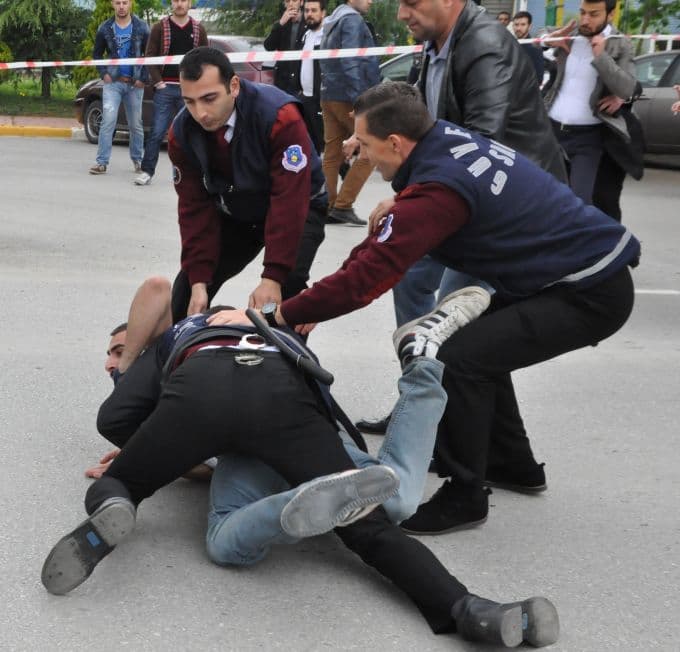 Sakarya Üniversitesi'nde gergin anlar!