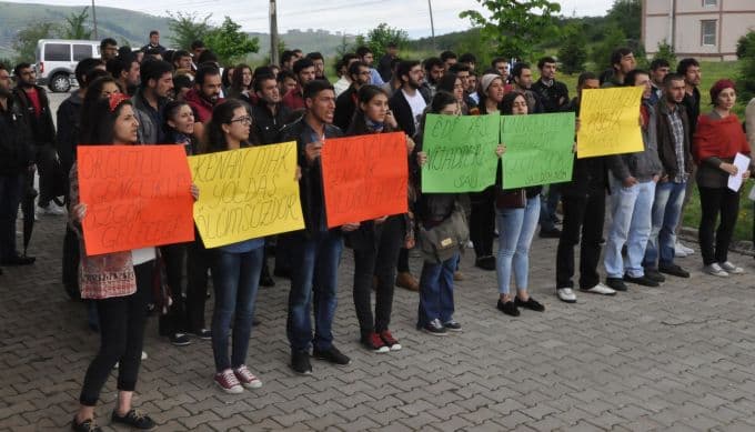 Sakarya Üniversitesi'nde gergin anlar!