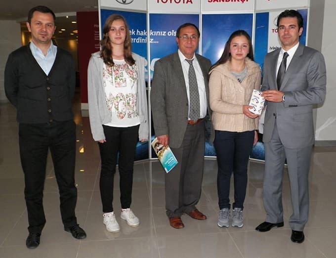 Hayalindeki otomobil resmi, ödül kazandırdı