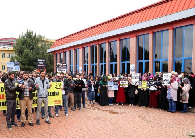 SAÜ'lü öğrenciler, Mısır'daki idamları protesto etti