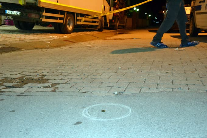 Polisin yaralı halde bulduğu şahıs hastaneye kaldırıldı