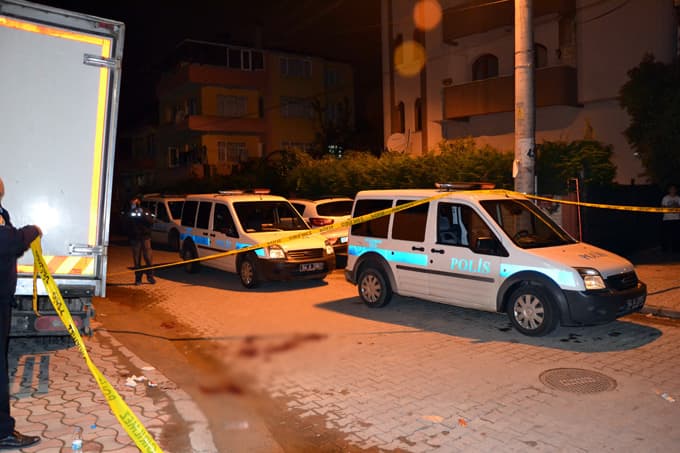 Polisin yaralı halde bulduğu şahıs hastaneye kaldırıldı