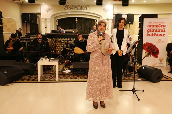AK Parti Sakarya İl Kadın Kolları üyeleri Erenler'de