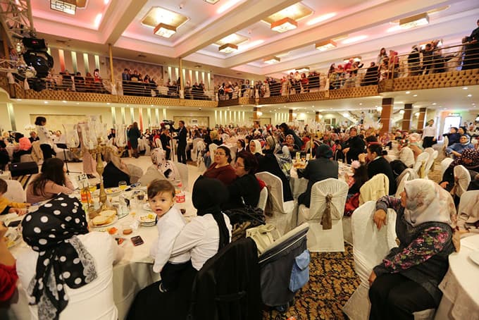 AK Parti Sakarya İl Kadın Kolları üyeleri Erenler'de