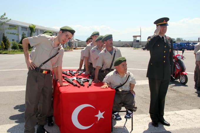 Engelli askerler yemin etti