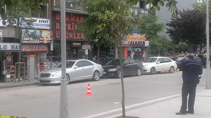 Deprem Müzesi önünde şüpheli paket paniği yaşanıyor