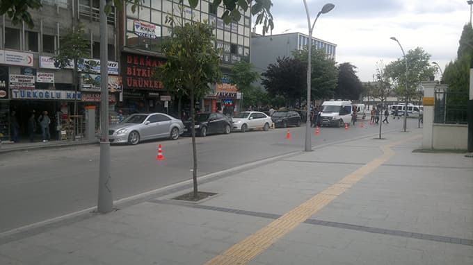 Deprem Müzesi önünde şüpheli paket paniği yaşanıyor