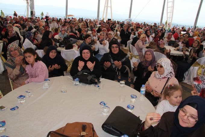 Hendek'te anneler Soma'ya ağladı