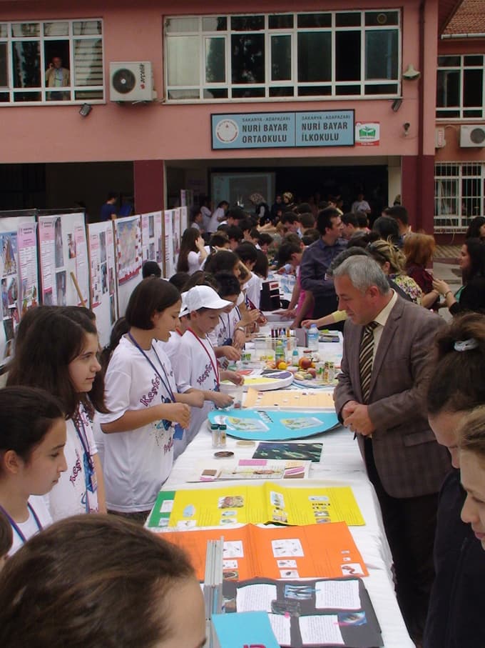 Nuri Bayar'da TÜBİTAK Bilim Fuarı sergisi yapıldı