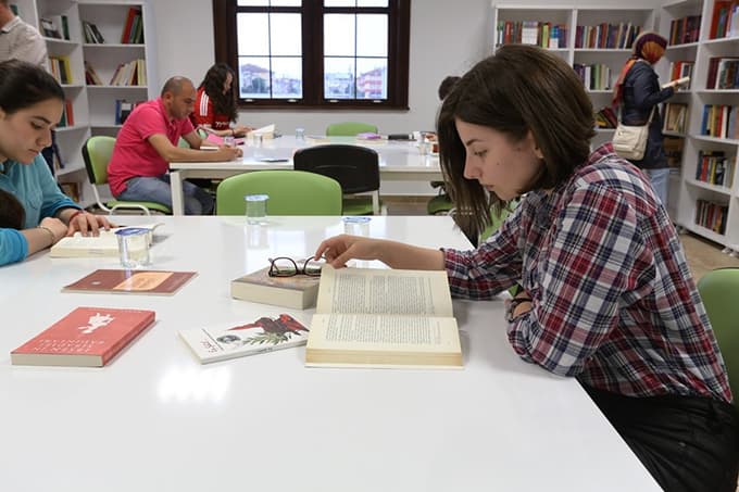 6 bin eserlik kütüphane SFSA'da kitapseverleri bekliyor