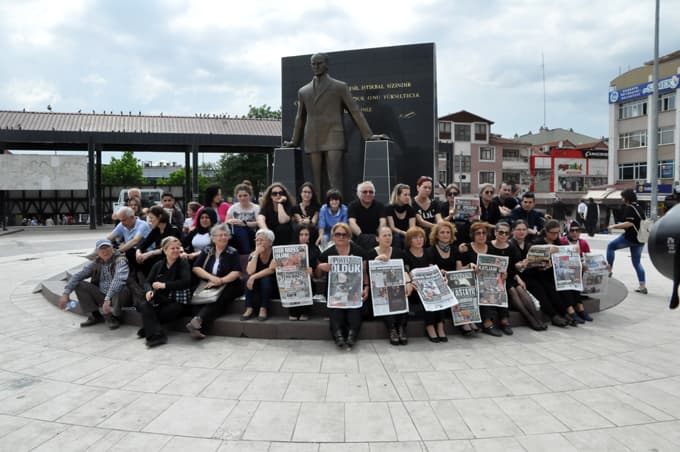 CHP İl Kadın Kolları'ndan oturma eylemi