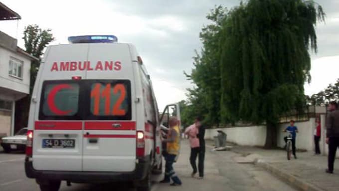 Evden uzaklaştırma cezası alan eşini görünce sinir krizi geçirdi