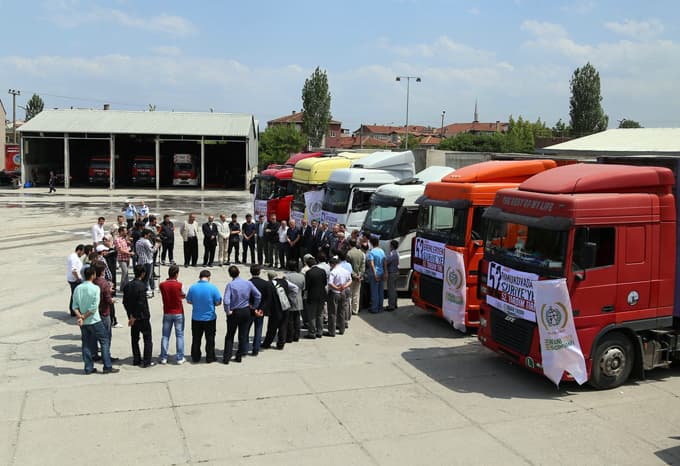 Suriye'ye yardımlar devam ediyor