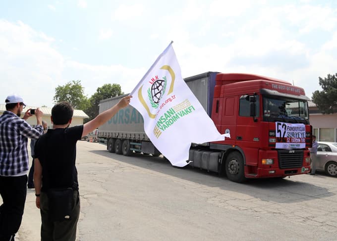 Suriye'ye yardımlar devam ediyor