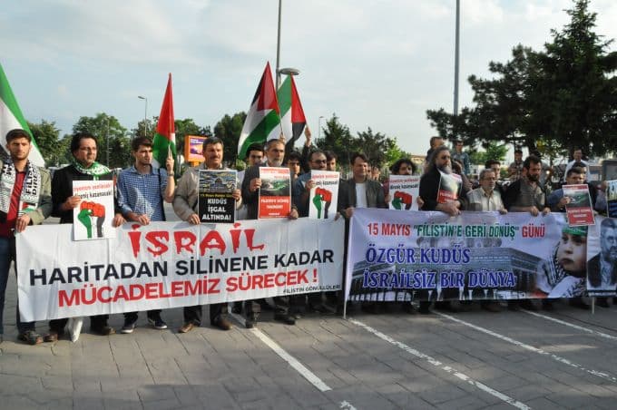 O işgalin yıldönümünde AKM önünde eylem yaptılar