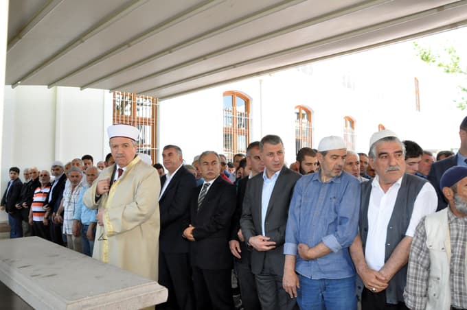 Ölen madenciler için gıyabi cenaze namazı kılındı
