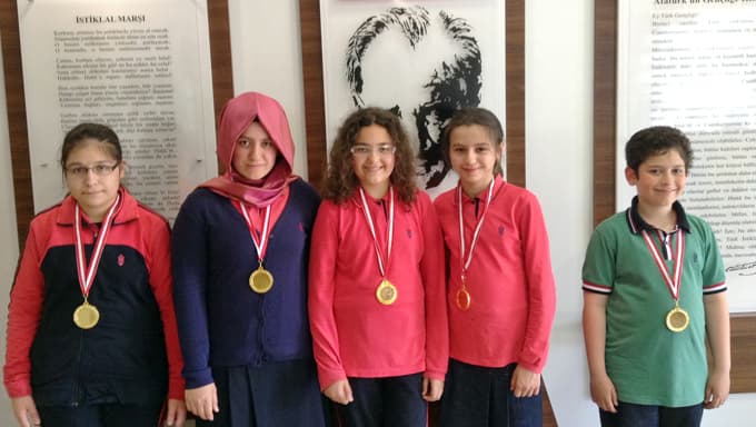 "Okumayı seven ve sevdiren bir nesil yetiştirmek istiyoruz"