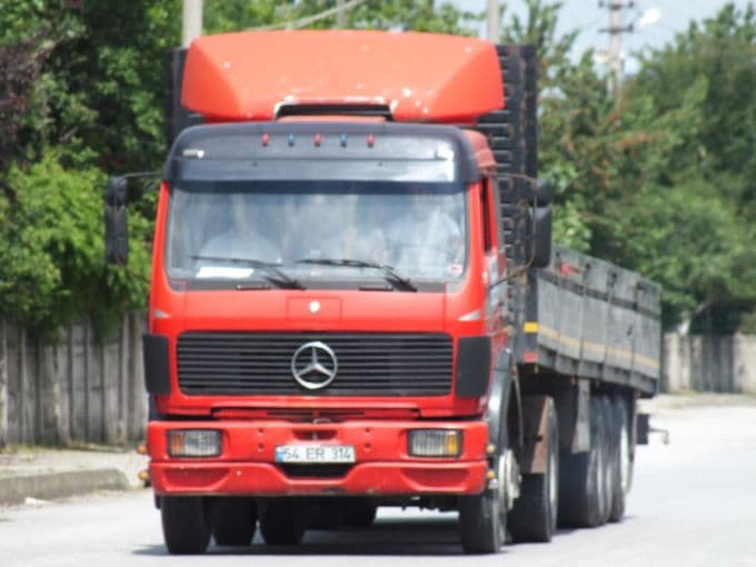 Kenan Sofuoğlu, motosikletten indi TIR'a bindi