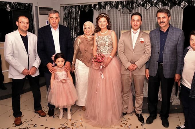 Başkan Toçoğlu ve Alemdar nişan törenine katıldı