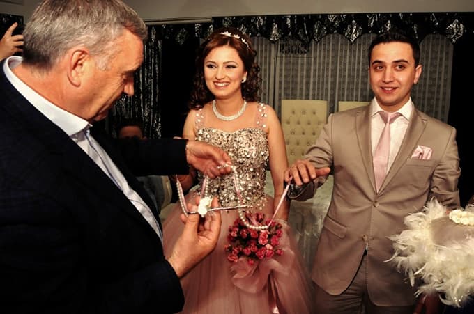 Başkan Toçoğlu ve Alemdar nişan törenine katıldı