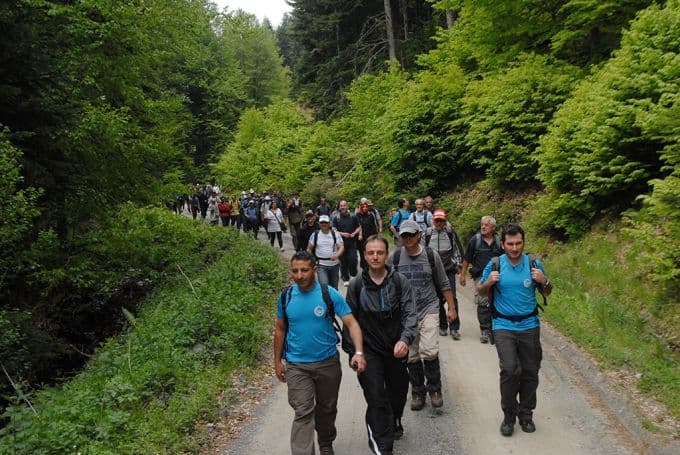 Doğa tutkunları geçişe yürüdü