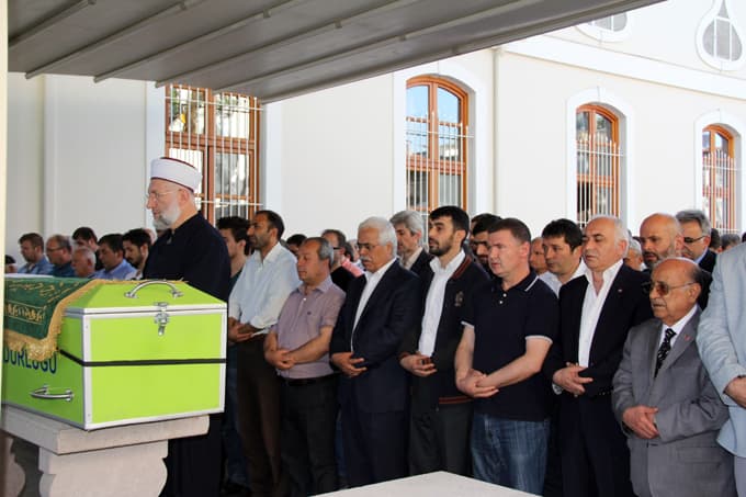 Gazeteci Orhan Mümin, son yolculuğuna uğurlandı