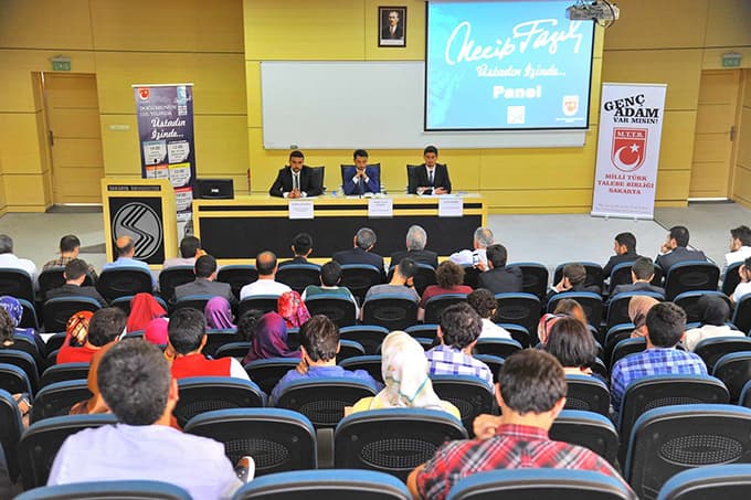 SAÜ'de Necip Fazıl Kısakürek için panel düzenlendi