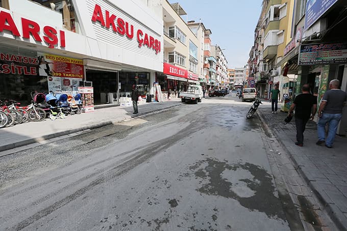 Bölge esnafı imza topladı: 'trafiğe kapatılsın!' dedi