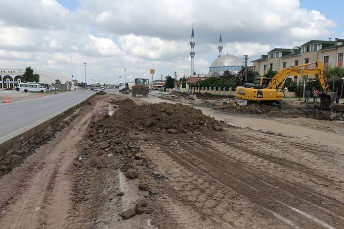Serdivan'da kavşak çalışmaları devam ediyor