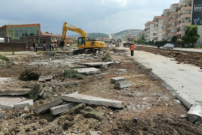 Serdivan'da kavşak çalışmaları devam ediyor
