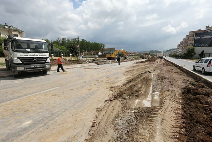 Serdivan'da kavşak çalışmaları devam ediyor