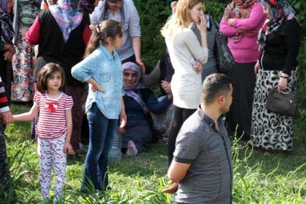 Cuma okumasındayken evleri yandı