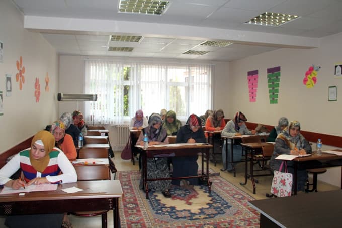 BBS'de binlerce öğrenci ter döktü