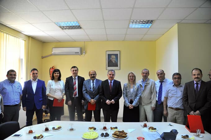 SAÜ Eğitim Fakültesi ve Hendek MYO'da devir teslim