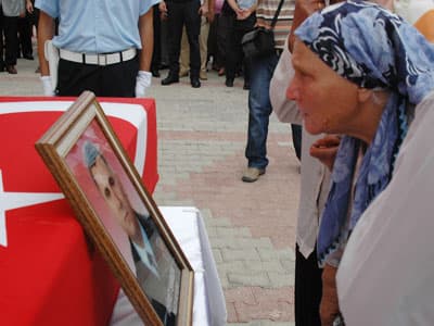 Şehit Polis Memleketi Mersin'de Toprağa Verildi