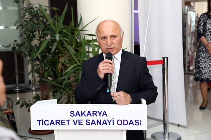 Adapazarı Kız Meslek Lisesi öğrencilerinden SATSO'da defile