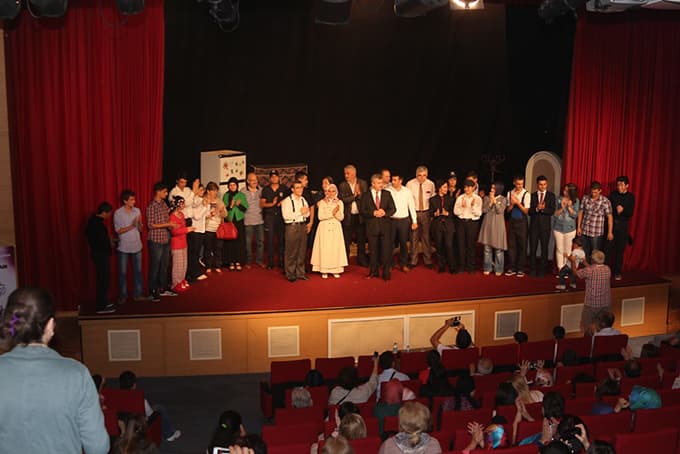 Ali Dilmen'de tiyatro etkinliği düzenlendi