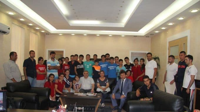 Diyarbakır Çim Hokeyi Takımı'ndan Hendek'e ziyaret