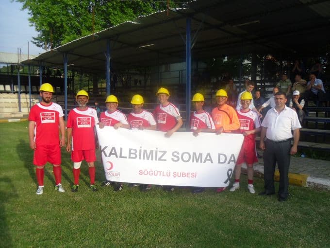 Sahaya baretle çıktılar