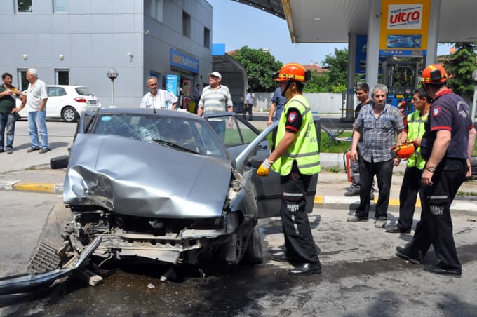 Trafik kazasında 2 kişi yaralandı