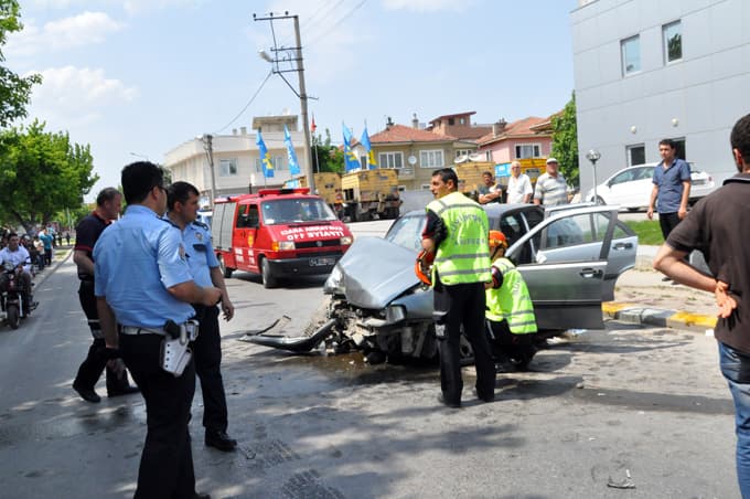 Trafik kazasında 2 kişi yaralandı