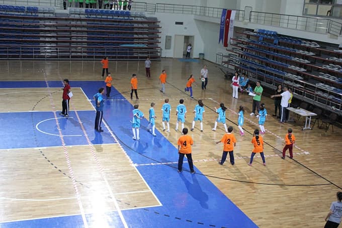 Unutulmaya yüz tutmuş çocuk oyunlarıyla eğlendiler