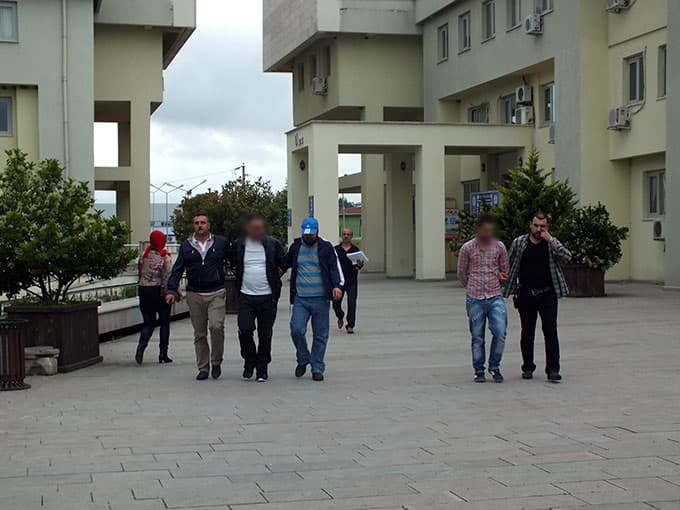2 akaryakıt istasyonunda silahlı soygun: 4 gözaltı