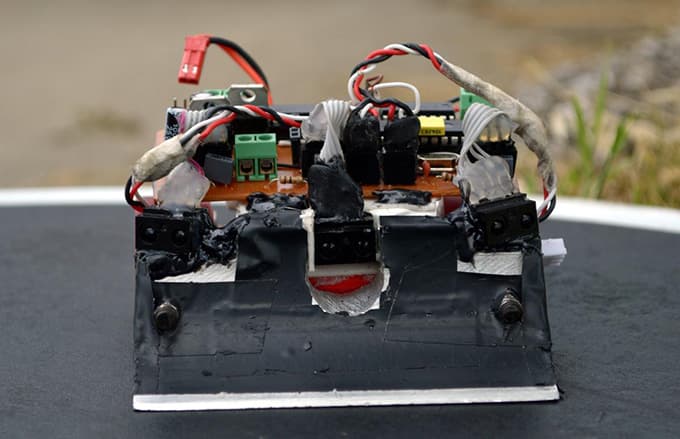 SAÜ'lü öğrenciler ilginç bir robot geliştirdiler