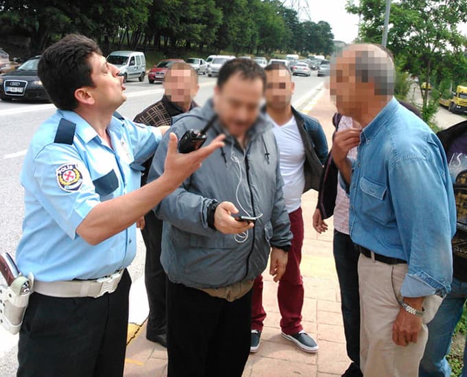 SAÜ'de fahri müfettiş ile 'Çekme kardeşim!' kavgası